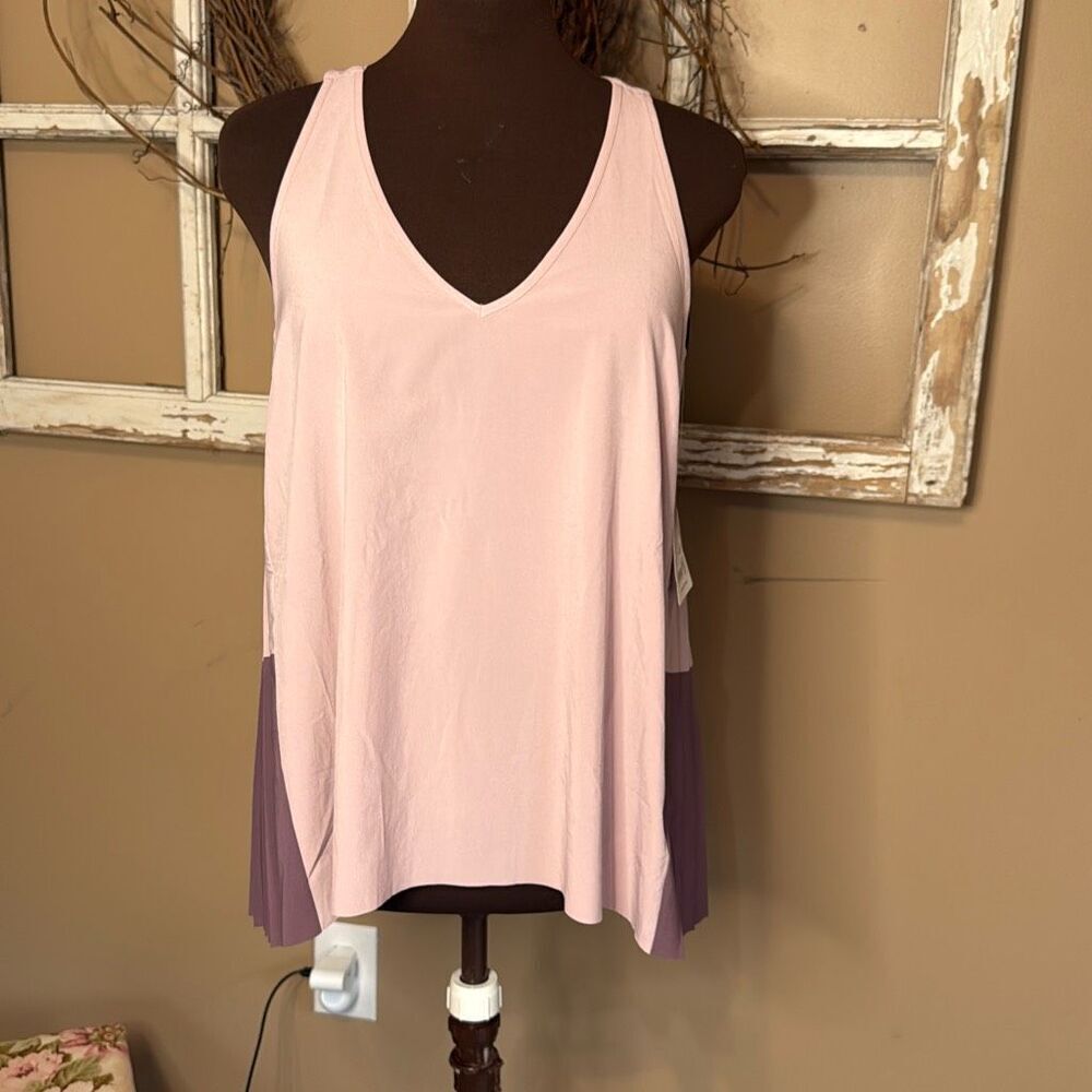 NWT Athleta swingโforward pleated tank top shirt womenโs size medium mauve athle